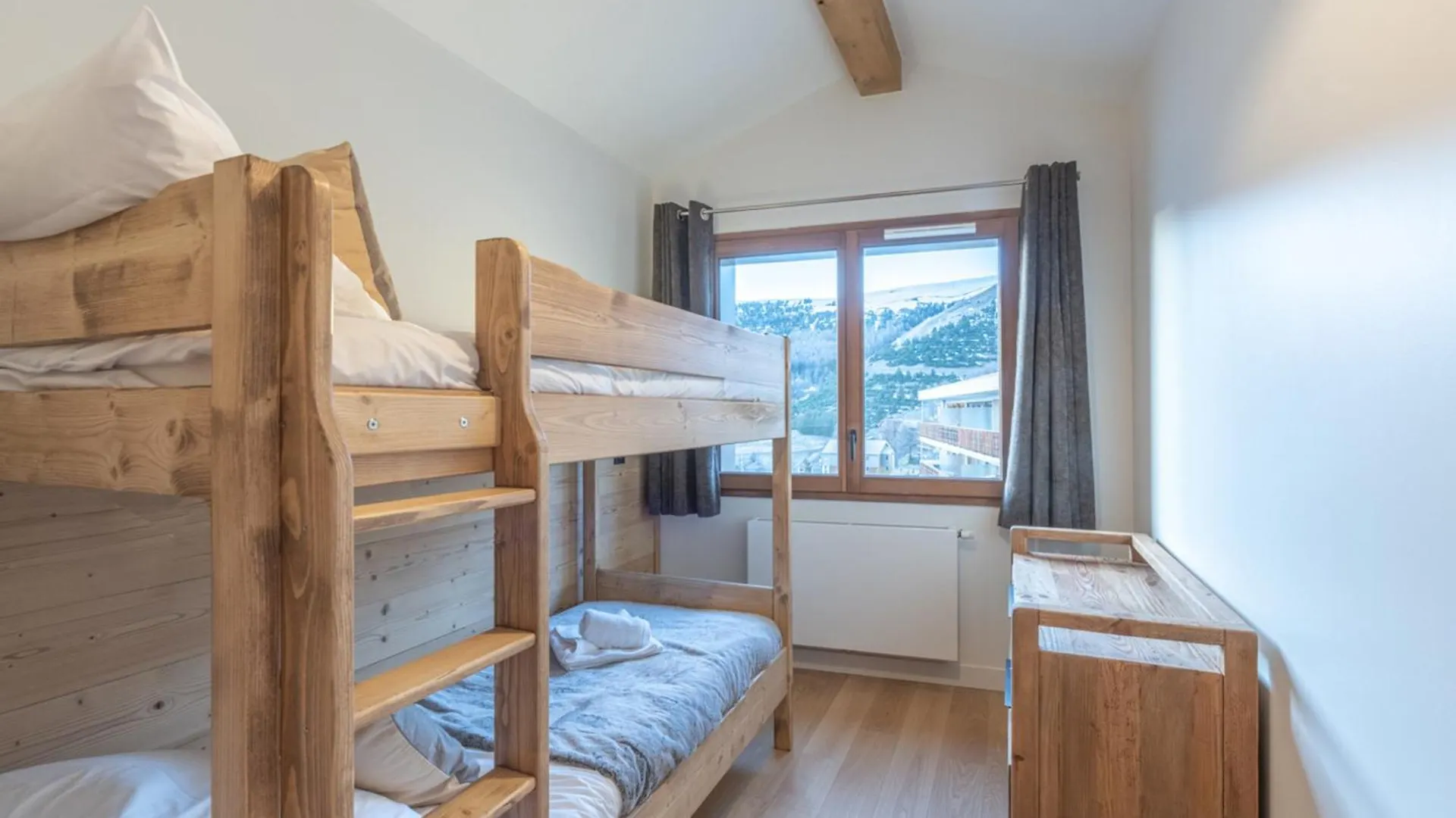 Appartement Neuf, Spacieux, Proche Pistes Et Centre, Parking Et Wifi Inclus - Fr-1-645-61 Huez